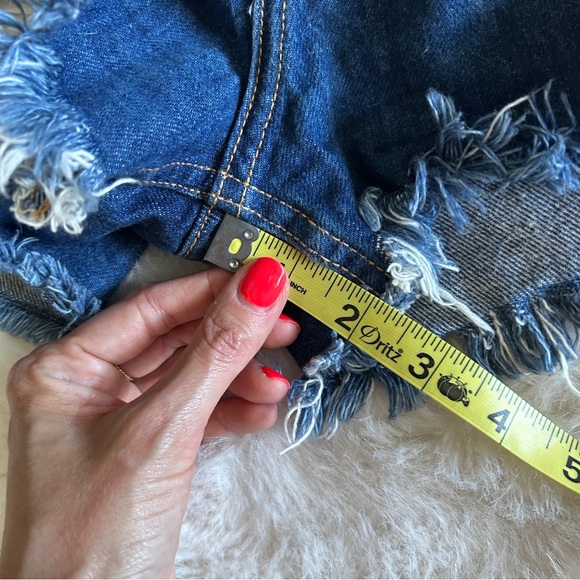 Re/Done Denim Shorts, Size 26 - Picture 5 of 7